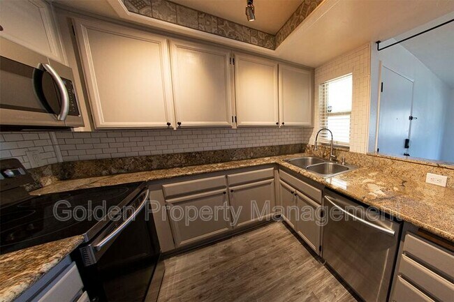 Foto del edificio - 6064 Rancho Mission Rd