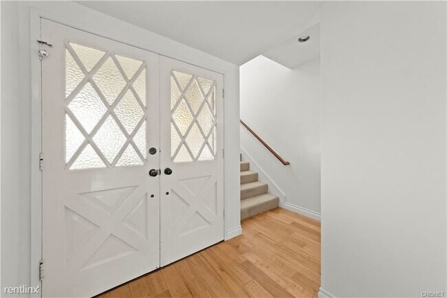 Building Photo - 4 br, 3 bath House - 23804 Oxnard St