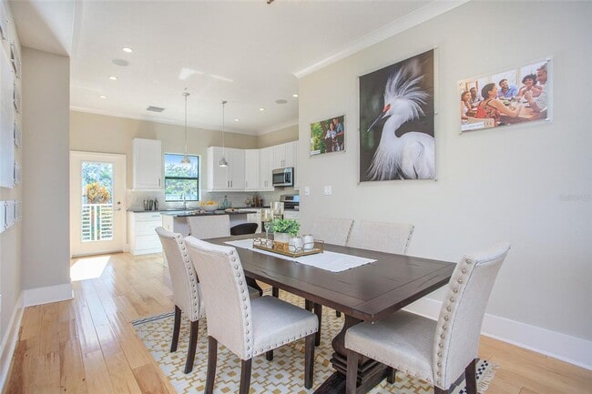 Building Photo - Gramercy Court Townhome