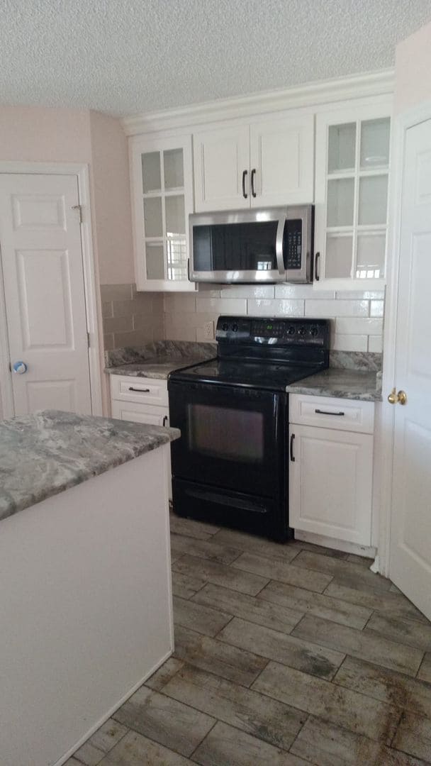 Building Photo - 4 bedroom, 3 bath in Apopka ...