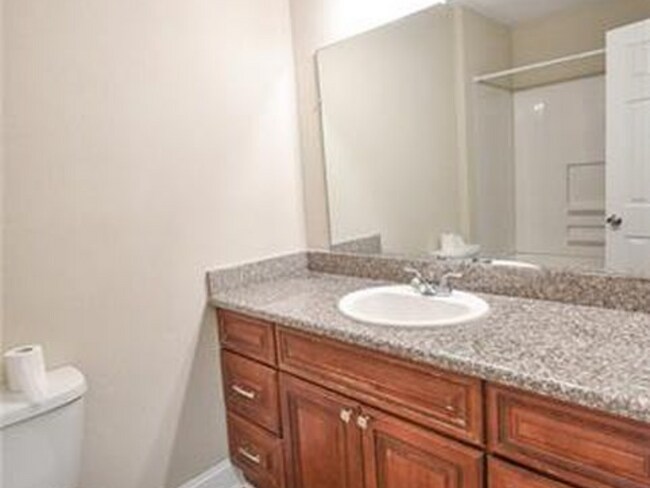 Building Photo - 350 E Pecan St