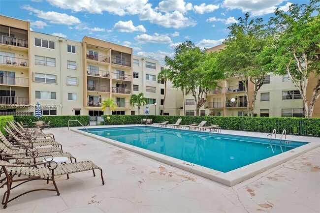 Foto del edificio - 14250 SW 62nd St