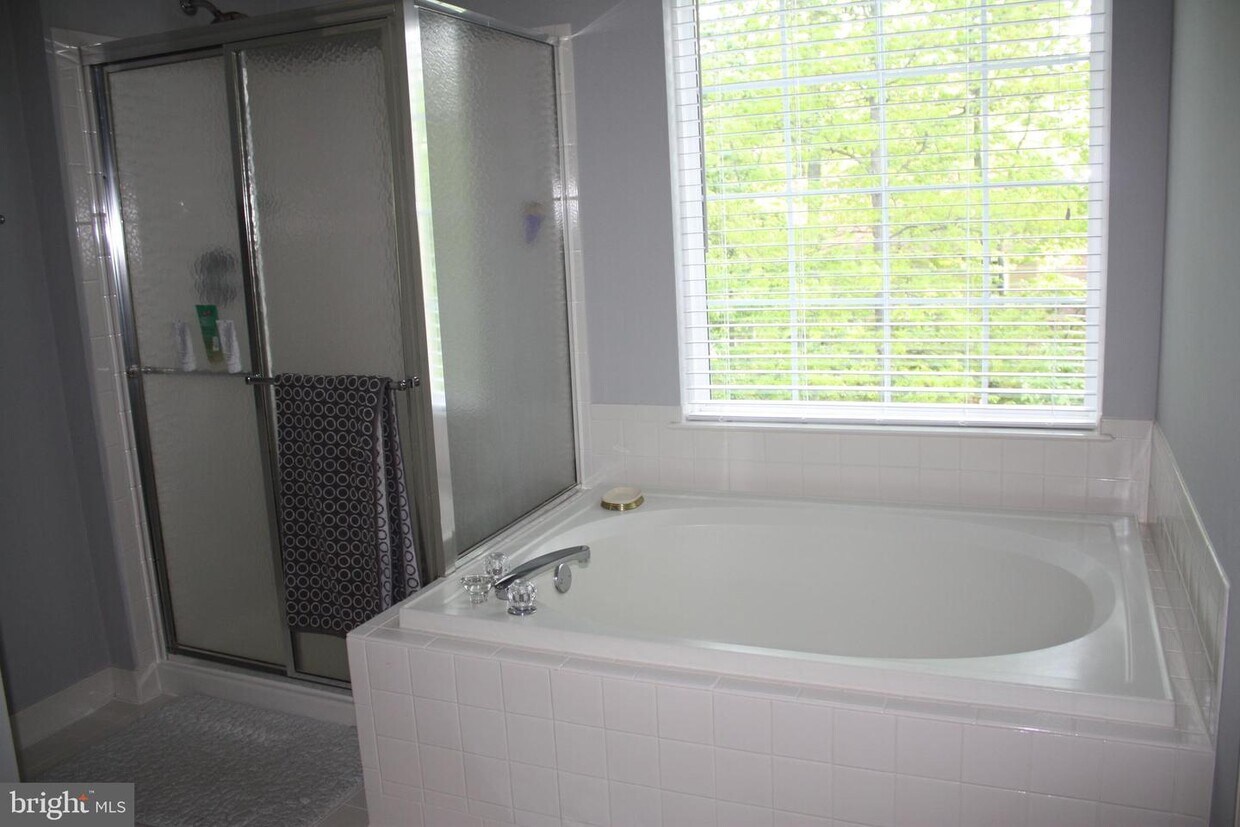 Foto principal - 1703 Stuart Pointe Ln