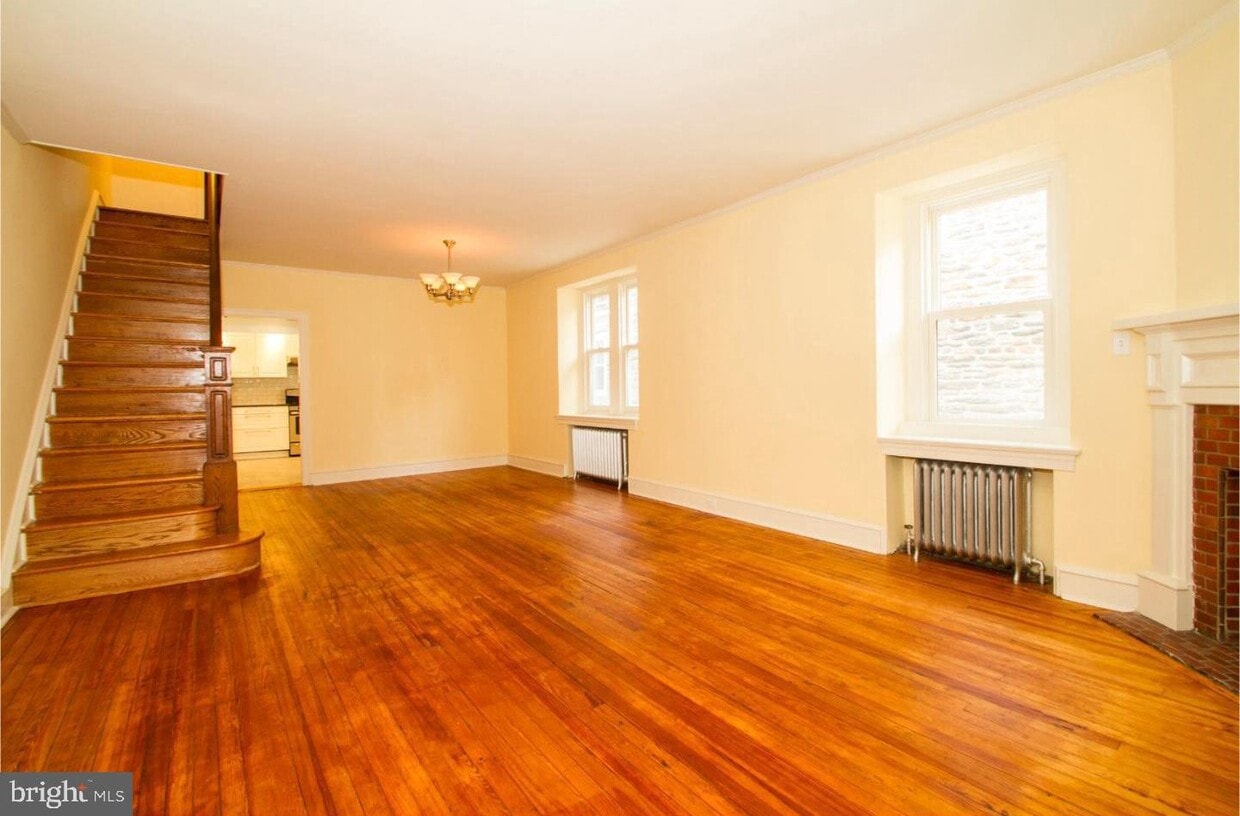 Primary Photo - 113 E Moreland Ave