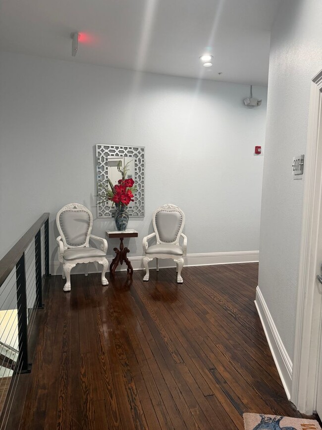 Building Photo - Modern Apartment Downtown Washington