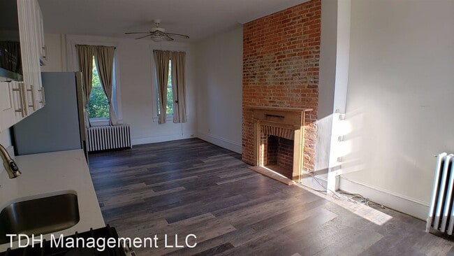 Building Photo - 130-132 S Patterson Park Ave