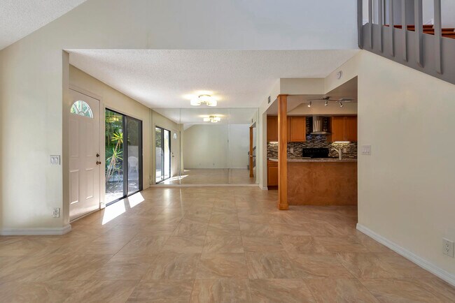 Building Photo - 9186 Green Meadows Way
