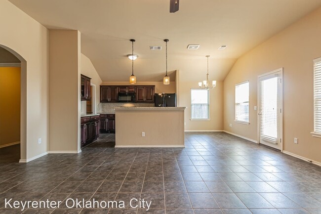 Building Photo - 3 br, 2 bath House - 19000 Hecho Dr