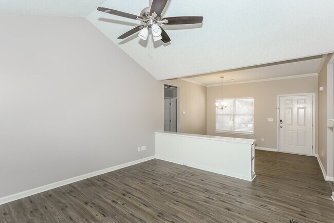 Foto del edificio - 301 Cedarcroft Dr