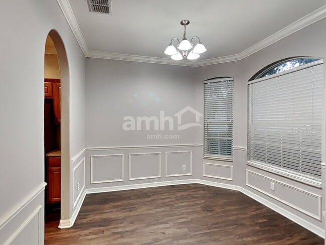 Foto del edificio - 1560 Mountclair Ct