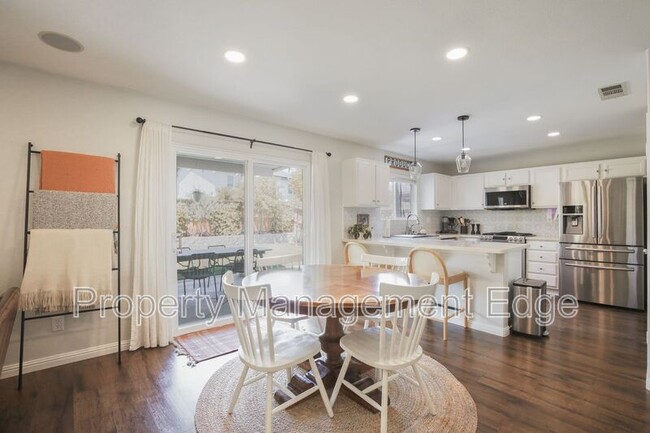 Foto del edificio - 38387 Chestnut Cir