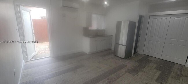 Foto del edificio - 11030 NW 18th St