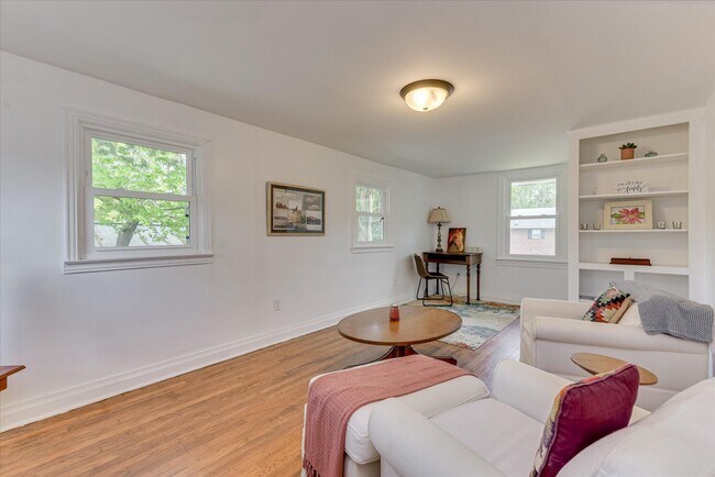 Foto del edificio - 1532 Colleton Ave SE