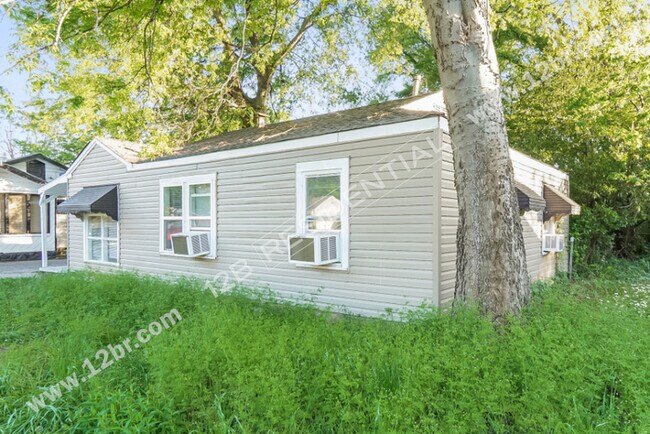 Foto del edificio - 3-Bedroom Home in West End Manor Neighborhood