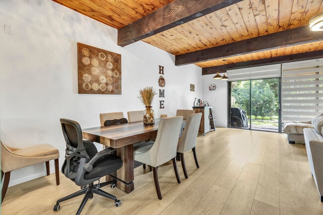 Building Photo - 720 E Coco Plum Cir