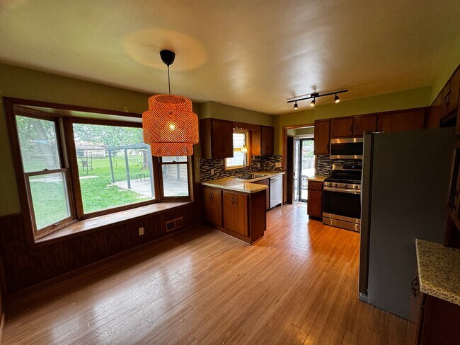 Foto del edificio - 2333 Hanover Dr