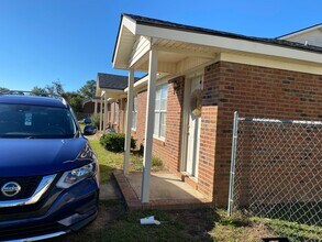 Building Photo - 128 Winding Way