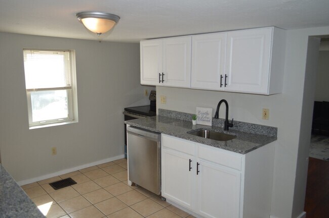 Foto del edificio - 2428-2430-2430 Providence Rd