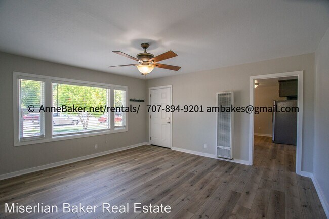 Building Photo - 2 br, 1 bath House - 211 North Jefferson