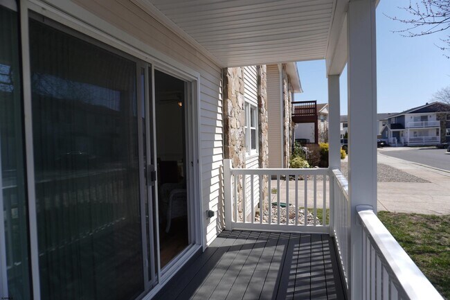 Building Photo - 453 Berkshire Dr