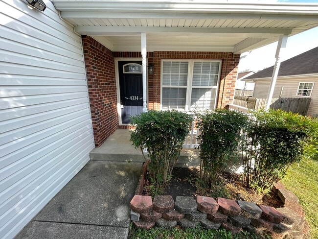 Foto del edificio - 4 Bedroom Home w/ 2 Car Garage