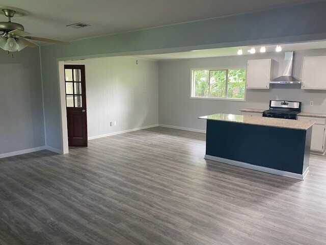 Foto del edificio - 124 Gordon Crockett Dr