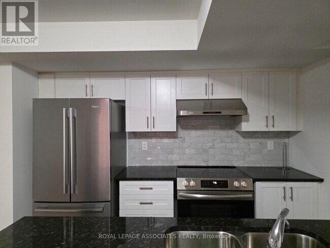 Building Photo - 400-400 Finch Ave
