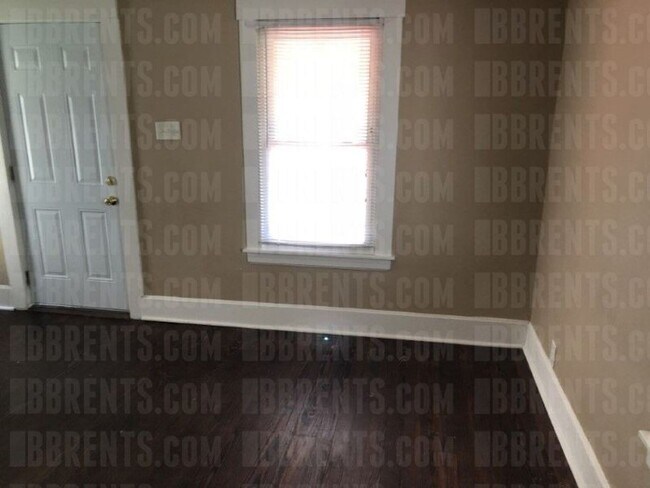 Foto del edificio - 2213 Queen Ave 2BR/2BA (Middletown)