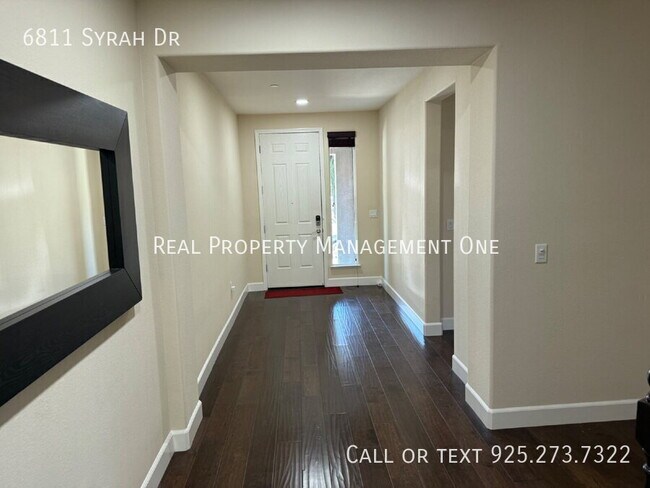 Foto del edificio - 6811 Syrah Dr