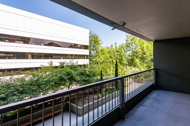 Foto del edificio - 111 SW Harrison St