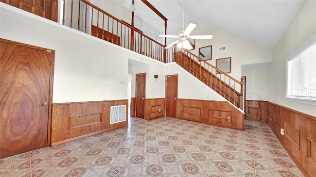 Building Photo - 737 E Brown Ln