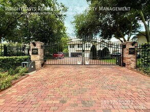 Building Photo - 2920 W El Prado Blvd