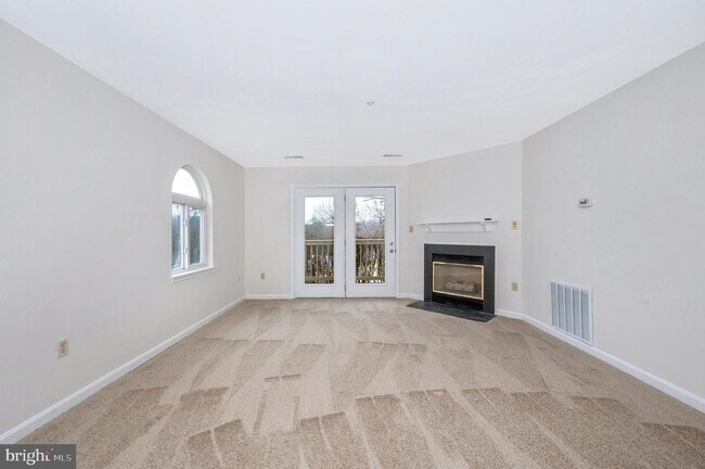 Building Photo - 10247 Redtail Ct