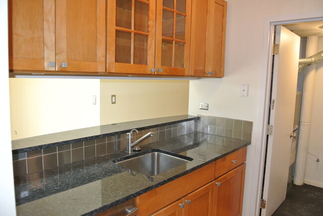 Building Photo - 576 E Windgate Ct