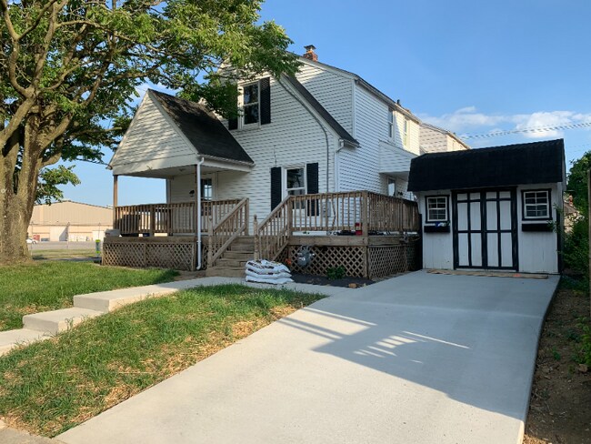 Building Photo - 352 N Highland Ave