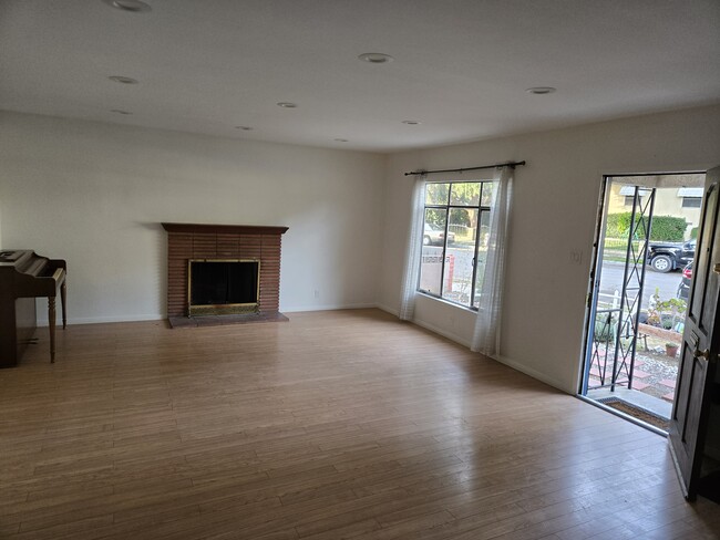 Living Room1 - 2641 W Via Corona