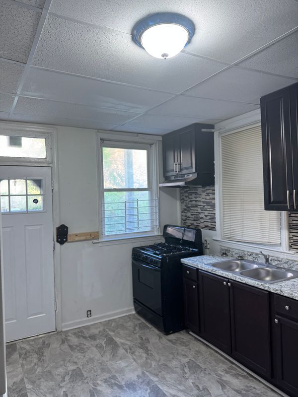 Foto del edificio - 1206 Oakhurst Pl