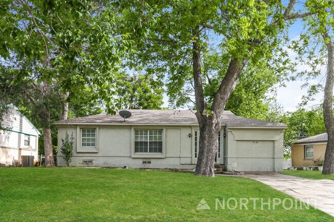 Building Photo - 3 BR/1BA | Newly Renovated Single Family Home |  1-Car Covered Parking | Backyard!