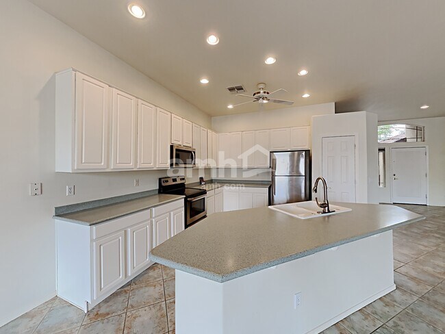 Building Photo - 8027 W Clara Ln