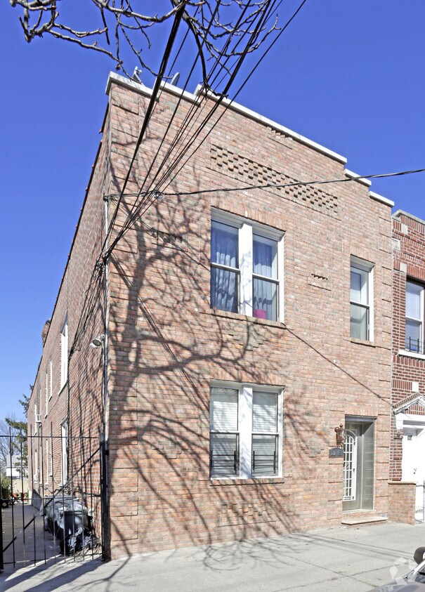 Primary Photo - 22-38 121st St