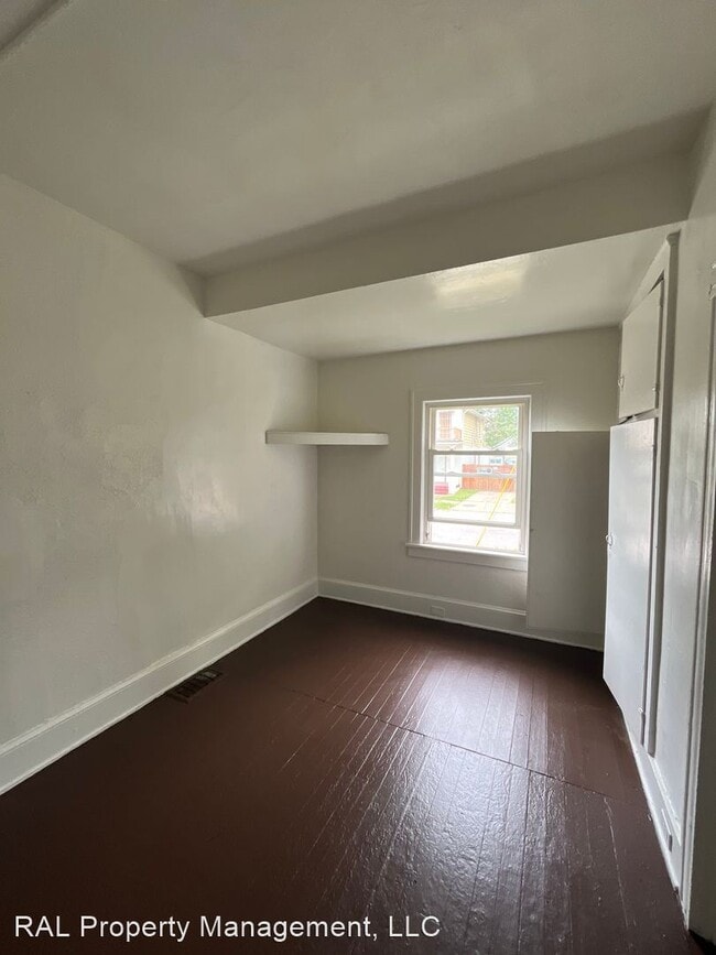 Foto del edificio - 3 br, 1 bath House - 6812 Hosmer Ave