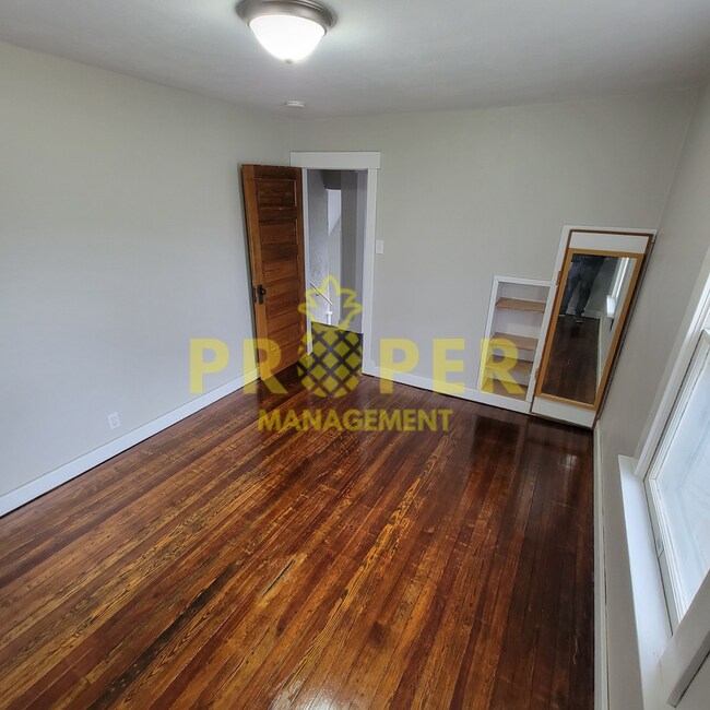 Foto del edificio - Everything is new! 3 bed/ 1 Bath BIG house...