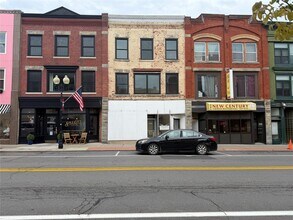 Building Photo - 252 Main St