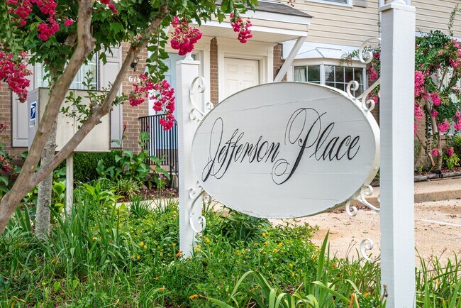 Foto del edificio - 608 N Jefferson