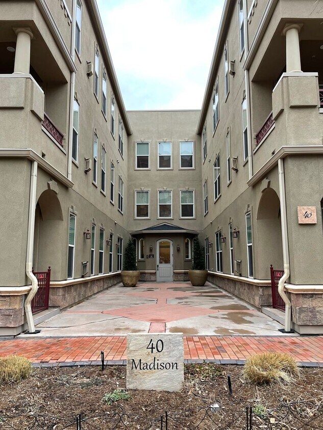 Primary Photo - Penthouse 2bd/2ba Condo in Cherry Creek- 2...