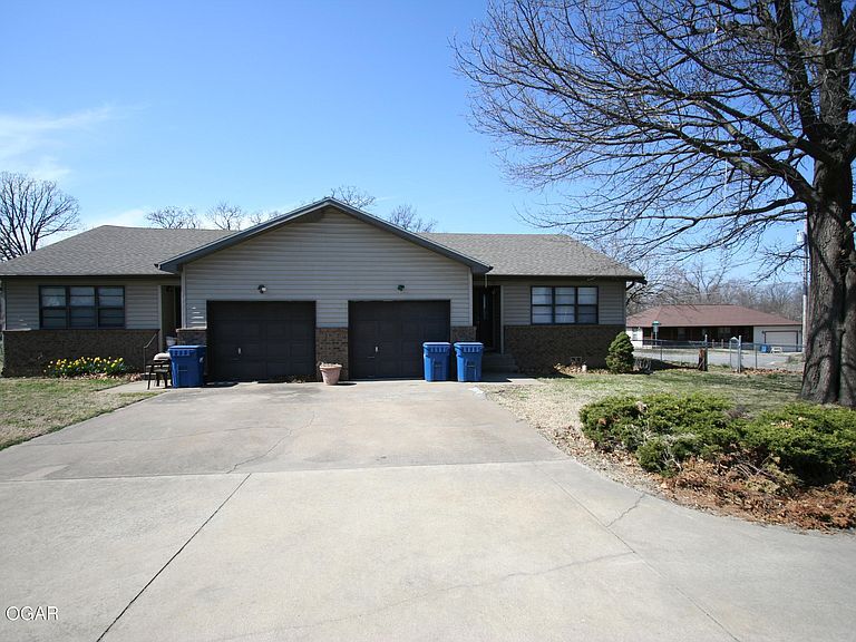 Foto principal - 2630 E 2nd St