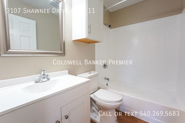 Building Photo - 3107 Shawnee Dr