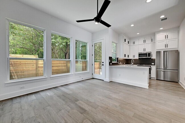 Foto del edificio - 2308 Maxwell Ln