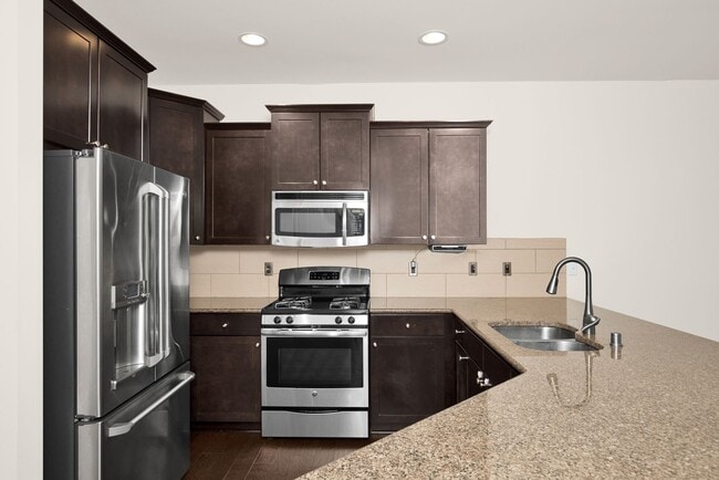 Foto del edificio - Gorgeous 4 Bedroom Lynnwood Home ready for December move-in!