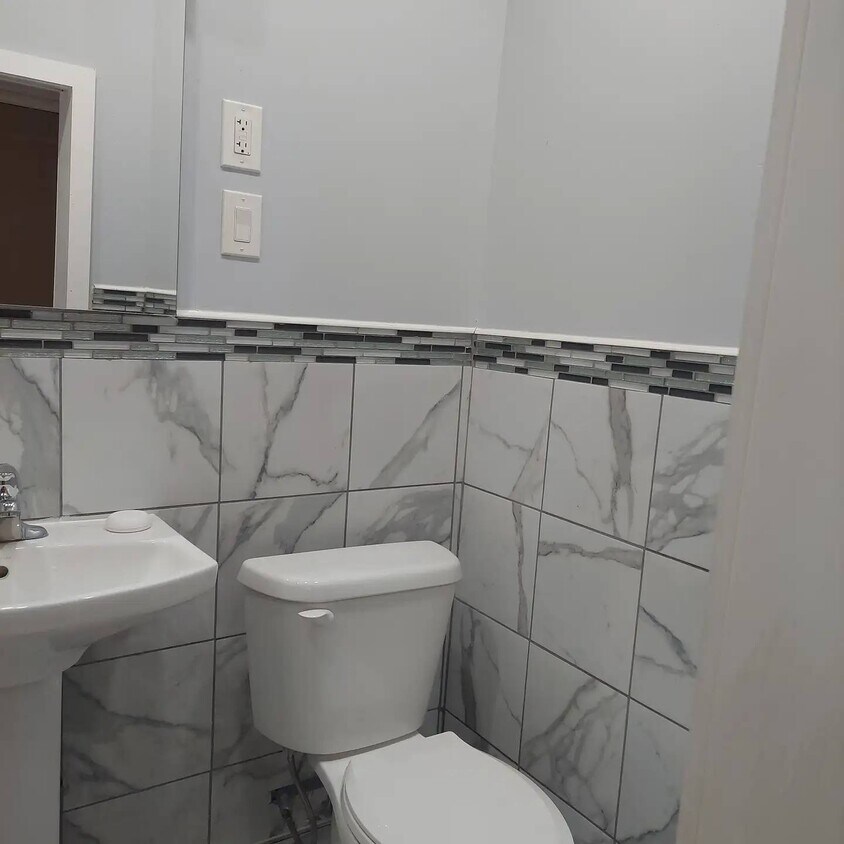 Building Photo - 138 Utica Ave